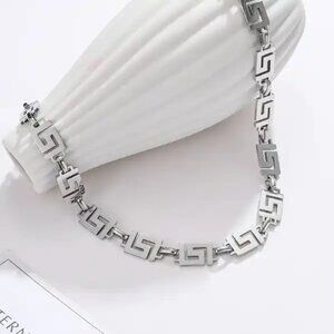 Great Wall Pattern Necklace